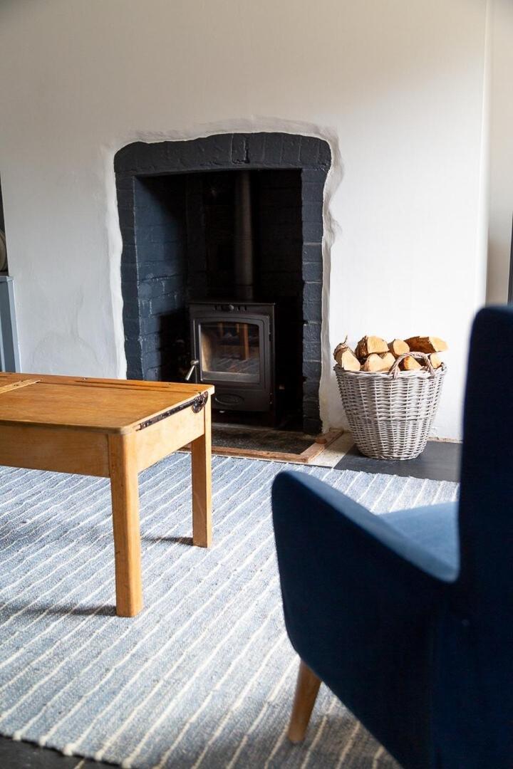 Charlestown Cottage, Woodburner, Gardens & Parking Exterior photo