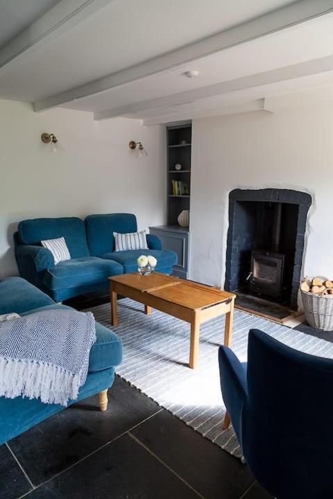 Charlestown Cottage, Woodburner, Gardens & Parking Exterior photo